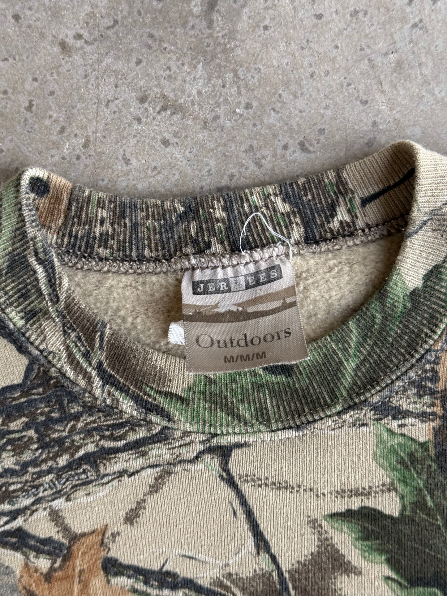 28 Vintage Faded Camo Crew - M
