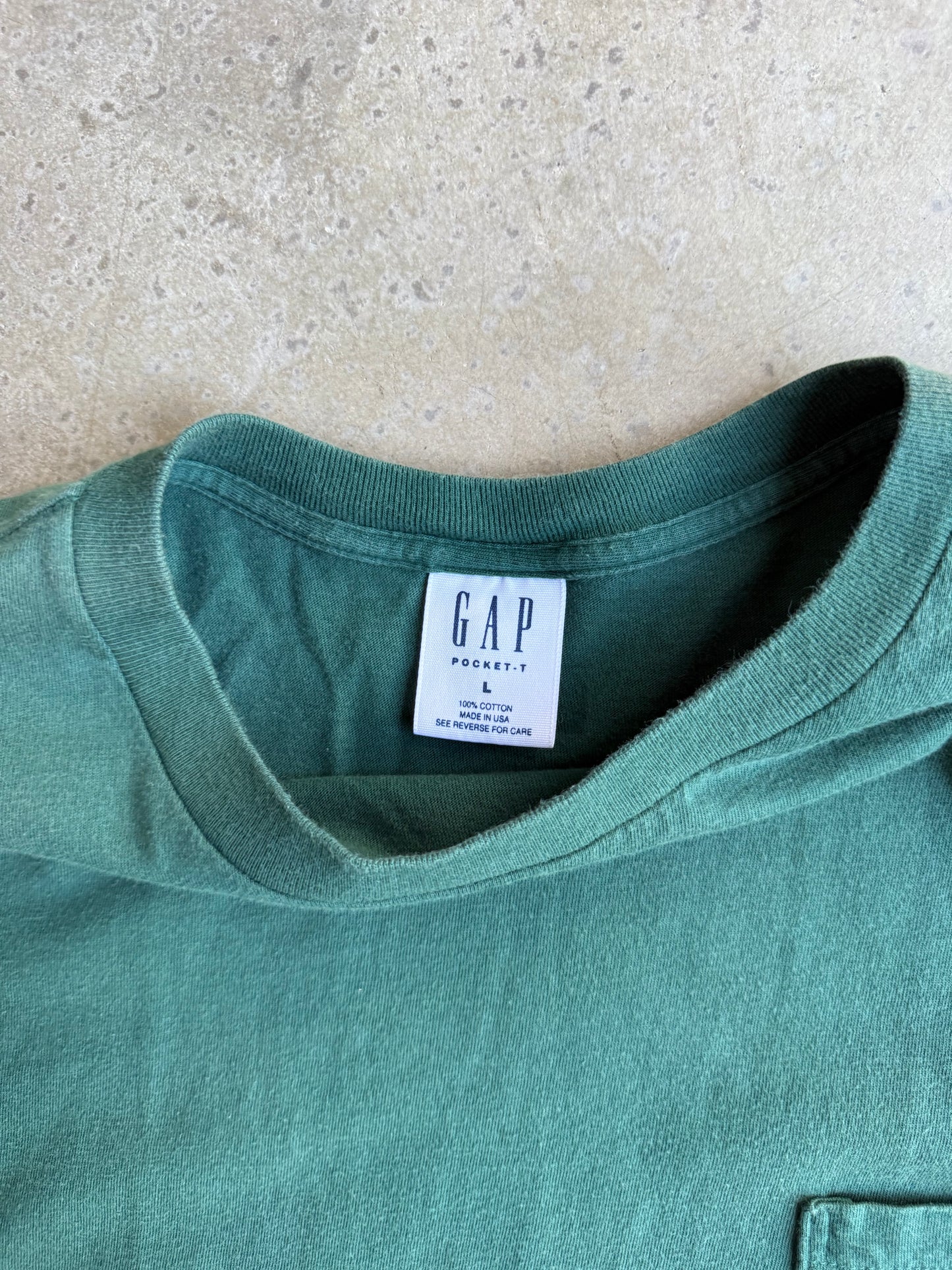 Vintage 90s Single stitch Gap Pocket Tee - L
