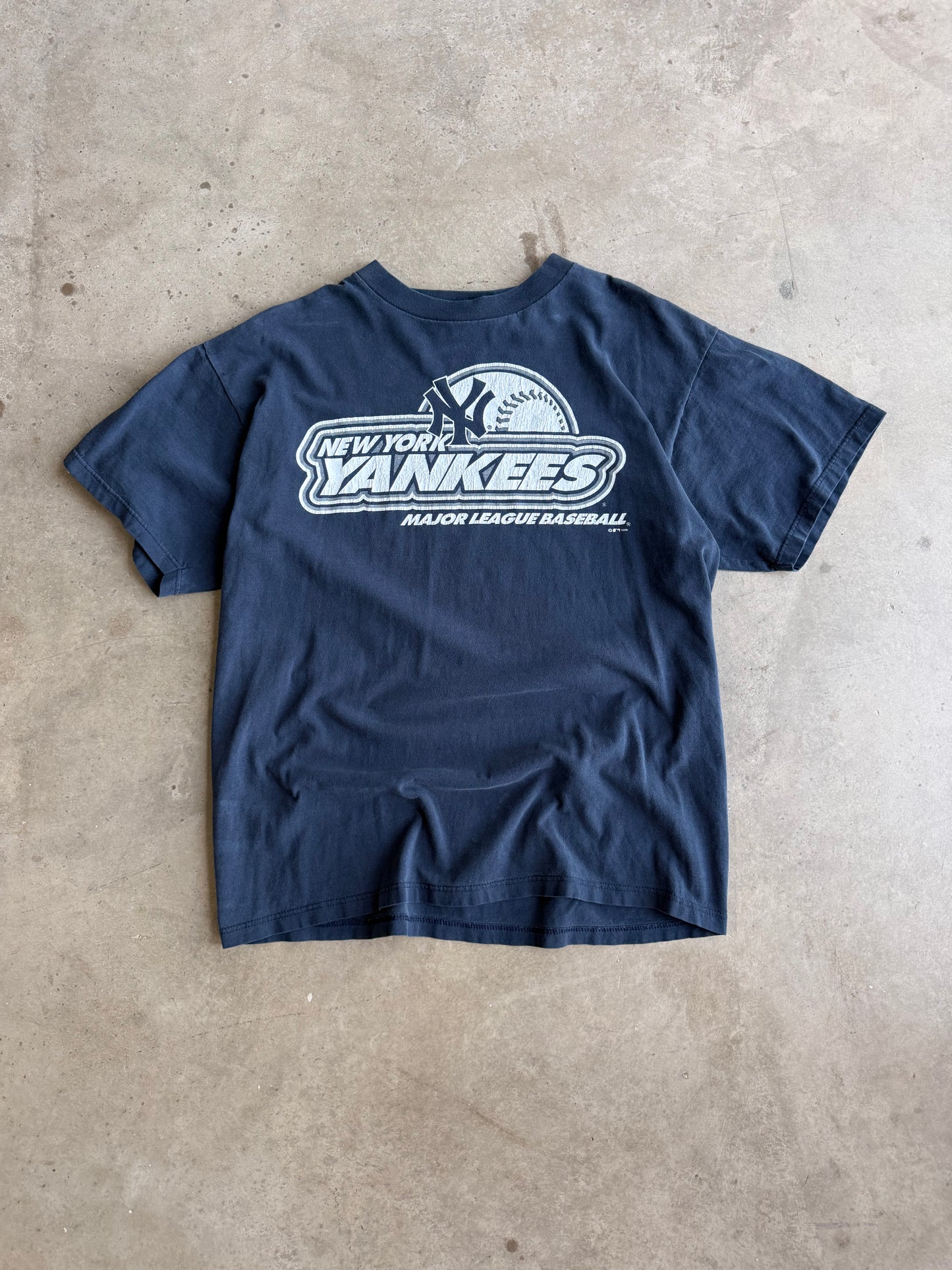 Vintage New York Yankees Graphic Tee - XL