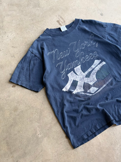 Vintage Yankees Field Tee - L