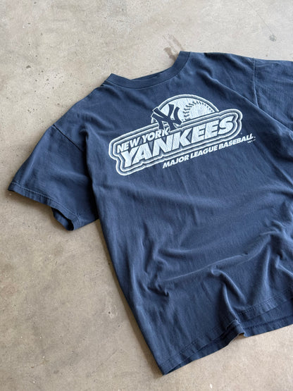 Vintage New York Yankees Graphic Tee - XL