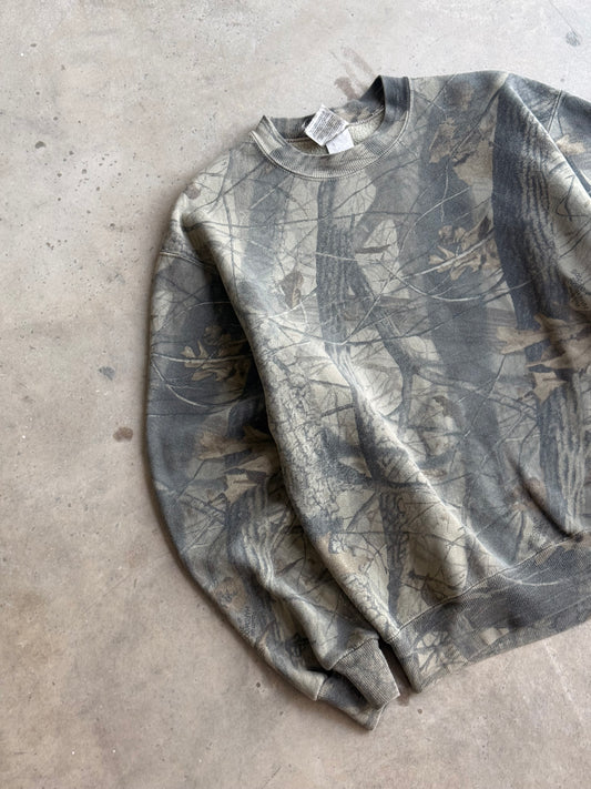27 Vintage Faded Camo Crew - M