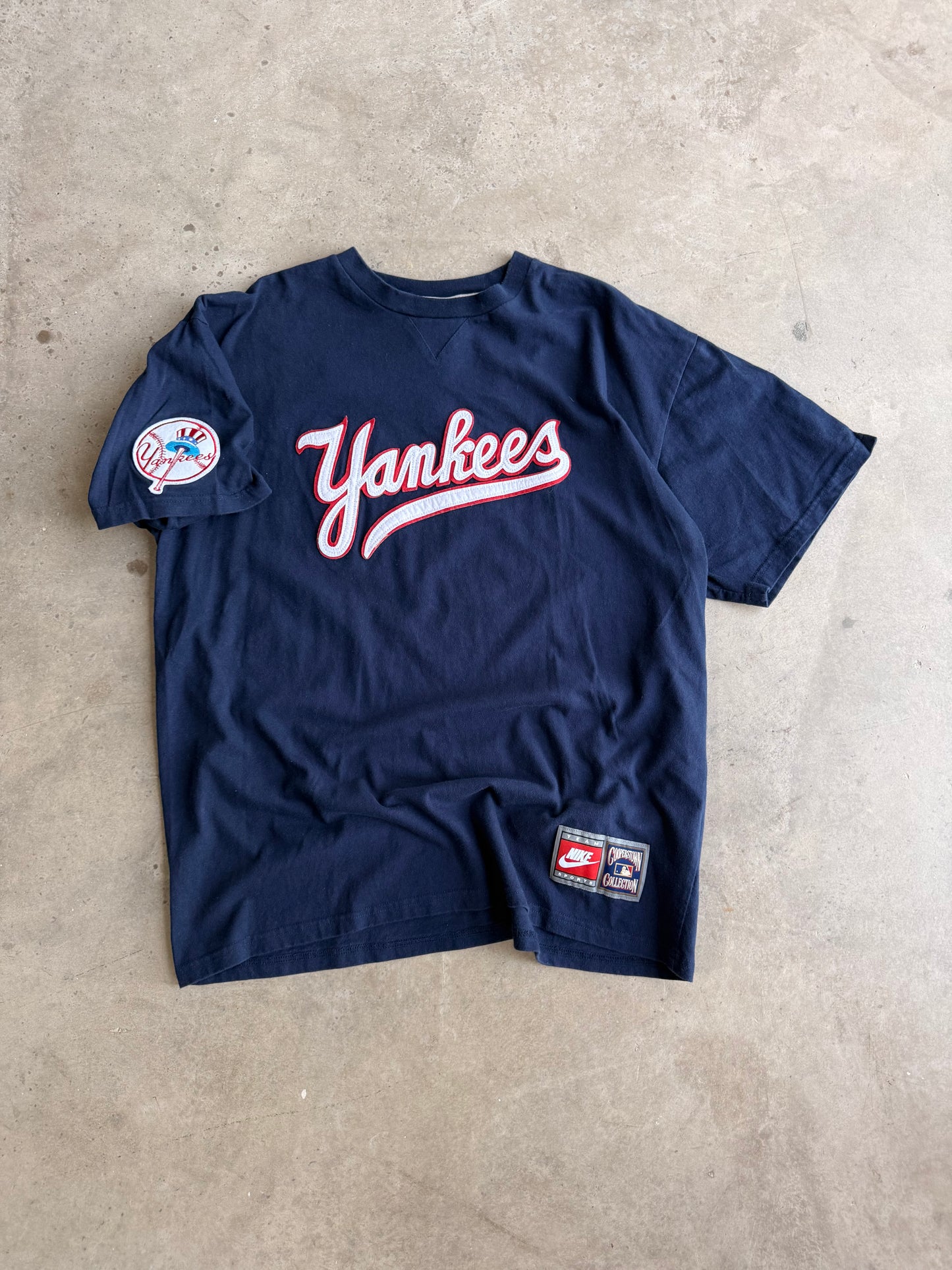 Vintage Nike Yankees Tee - L
