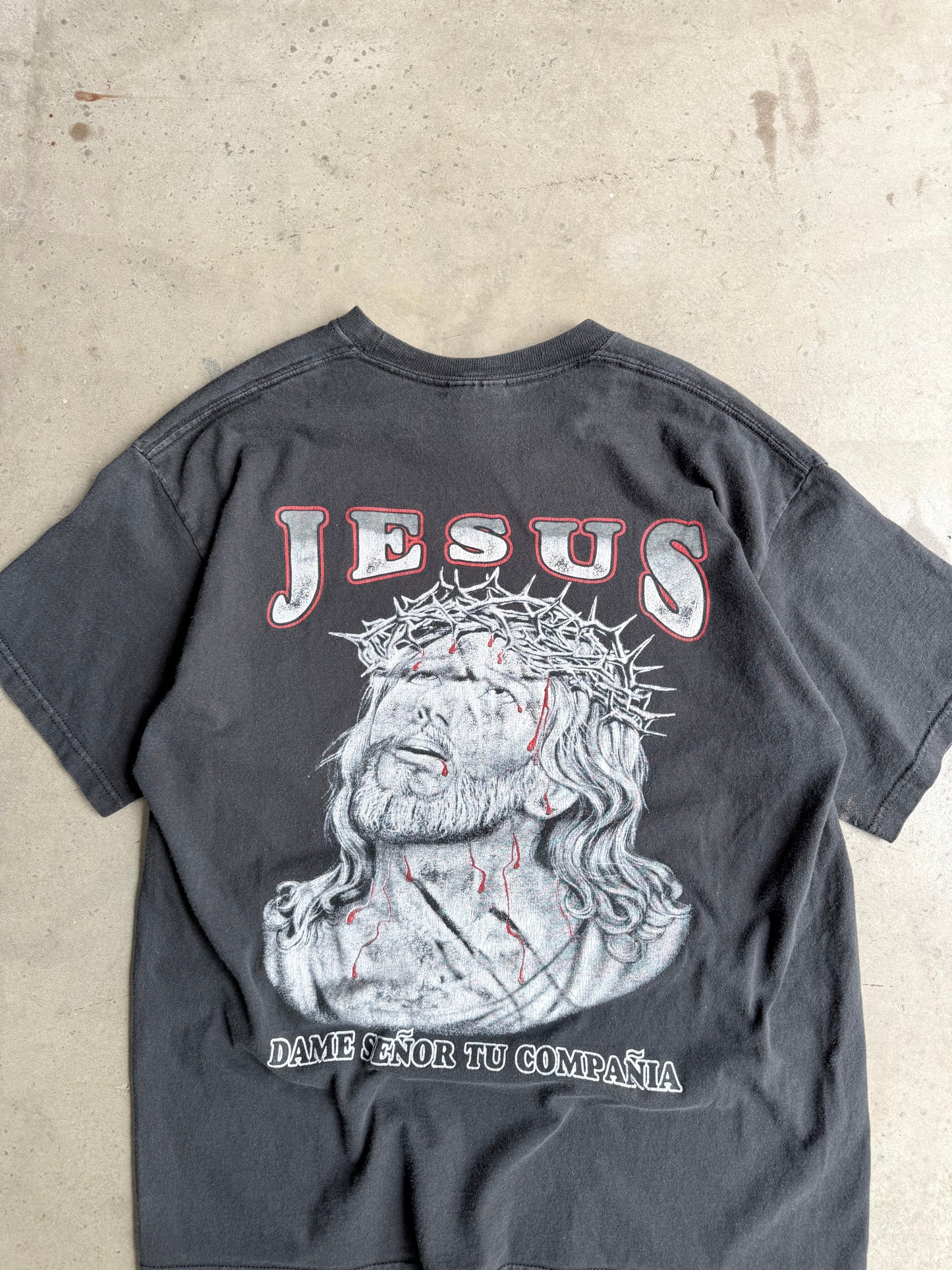 Vintage Spanish Jesus Graphic Tee - L
