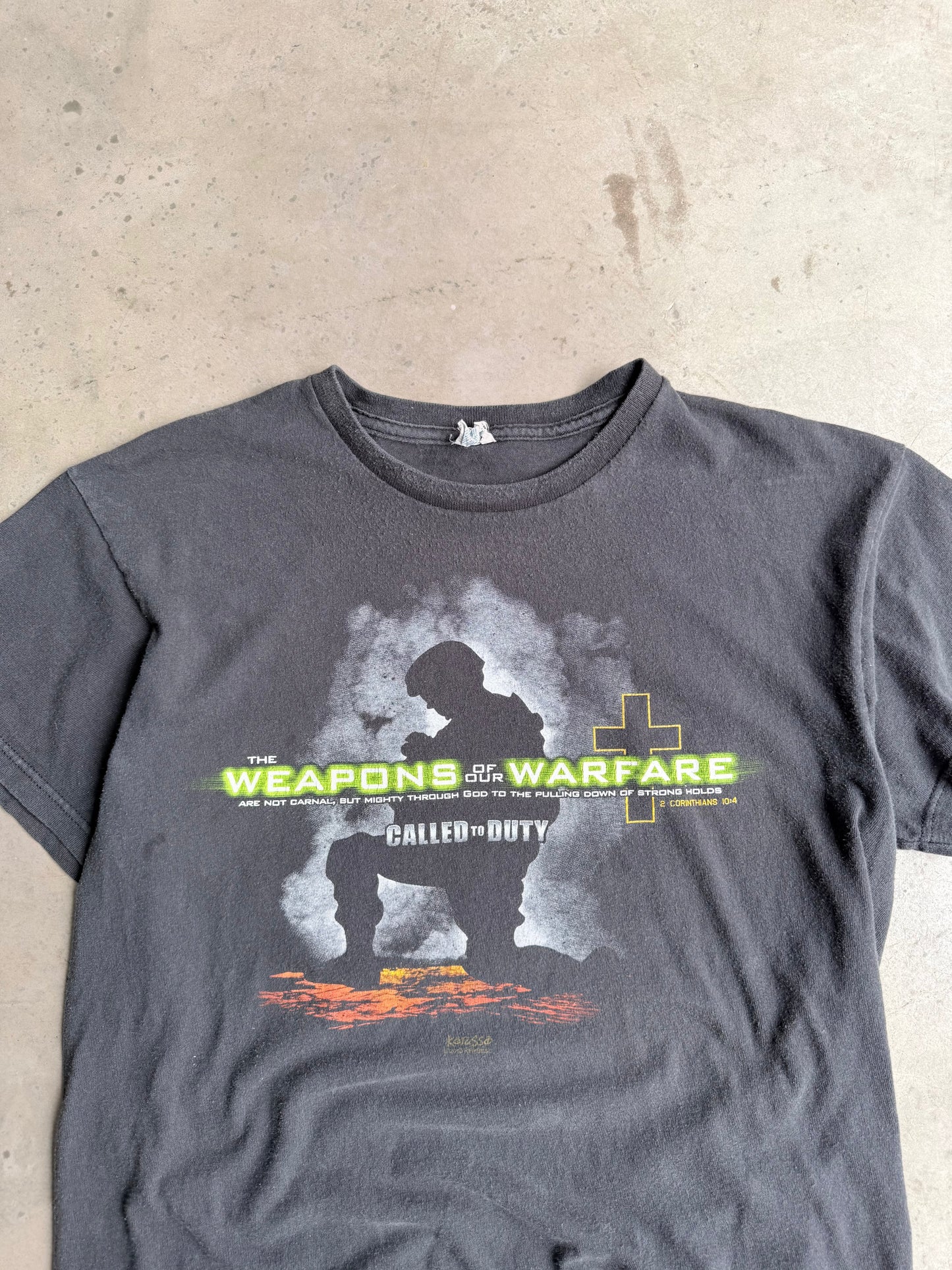Vintage The Weapon Of Our Warfare Tee - M