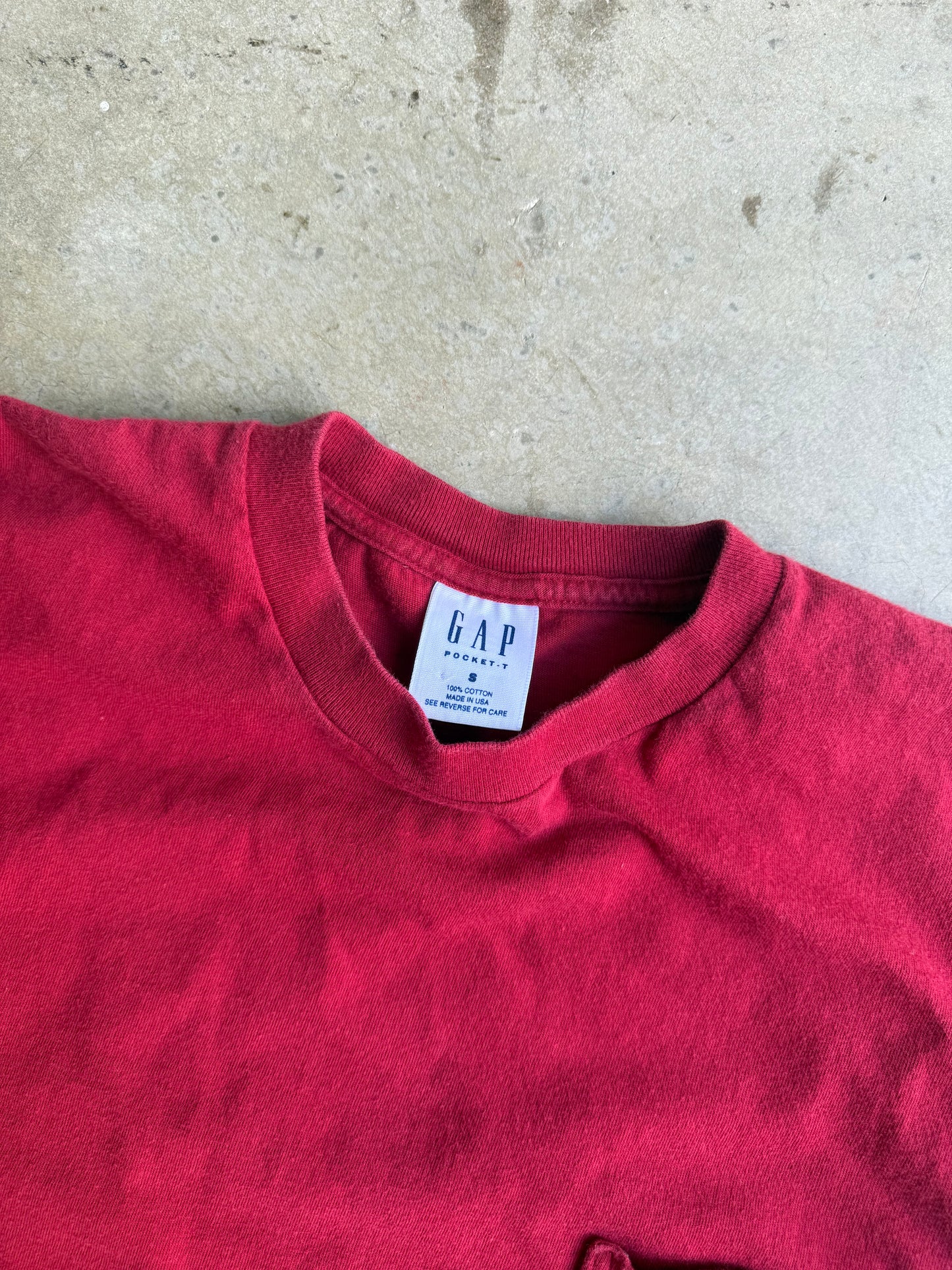 Vintage 90s Red Gap Pocket Tee - S