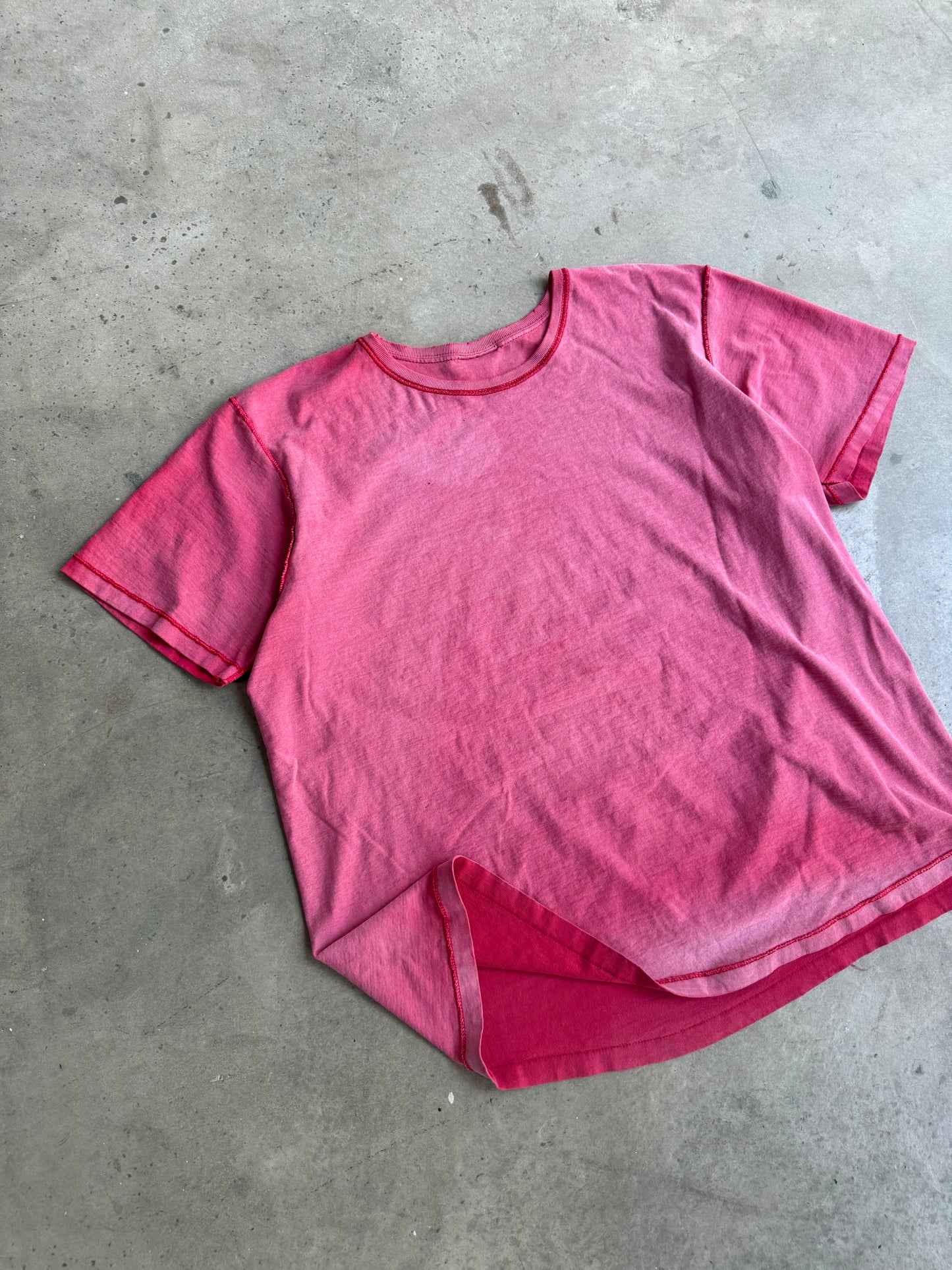 Vintage 90s Faded Red Blank Tee - L