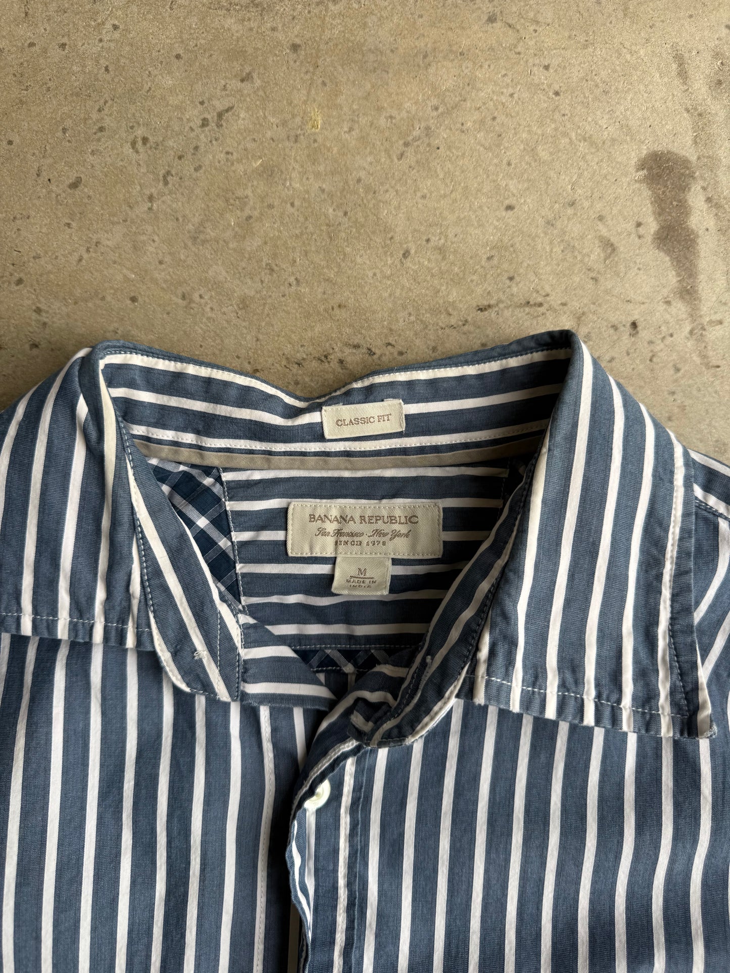 Vintage Cropped Banana Republic Pinstripe Button Down Tee - M